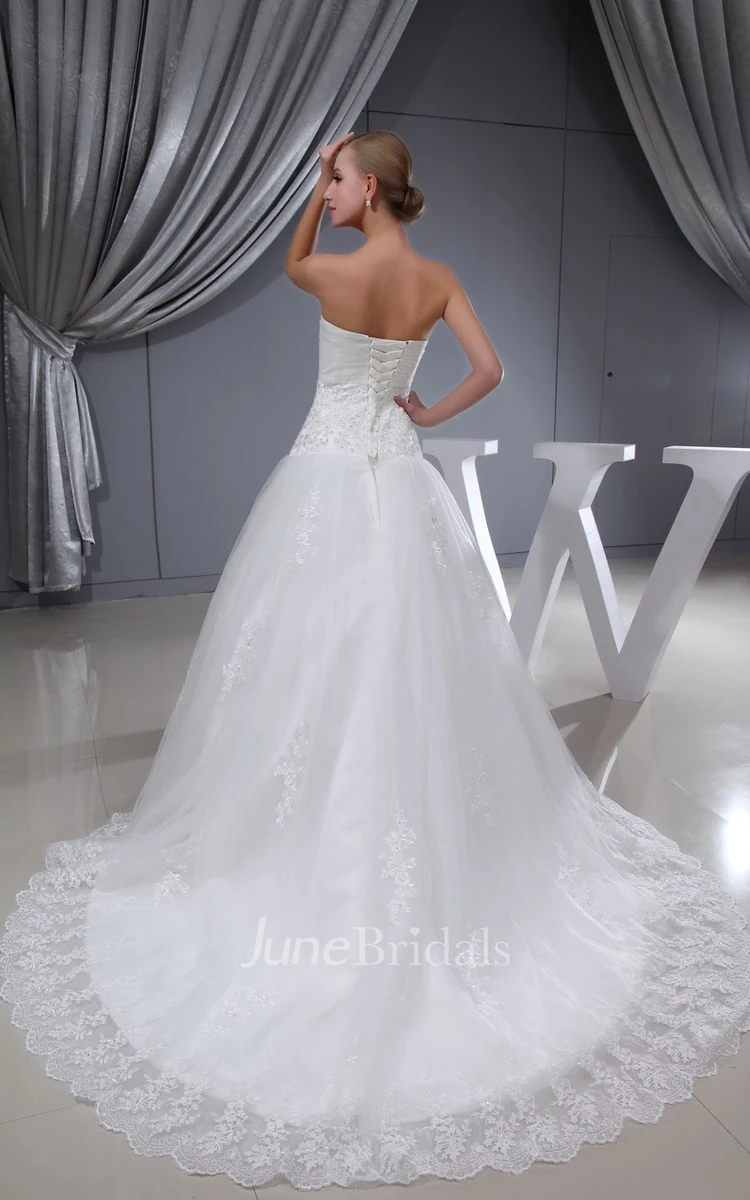 Sweetheart Criss-Cross-Ruched A-Line Dress With Lace Appliques and Tulle Overlay