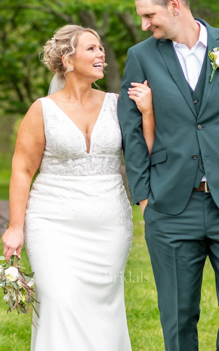 Elegant Plus Size Sheath V-neck Romantic Lace Sweep Train Open Back White Wedding Dress