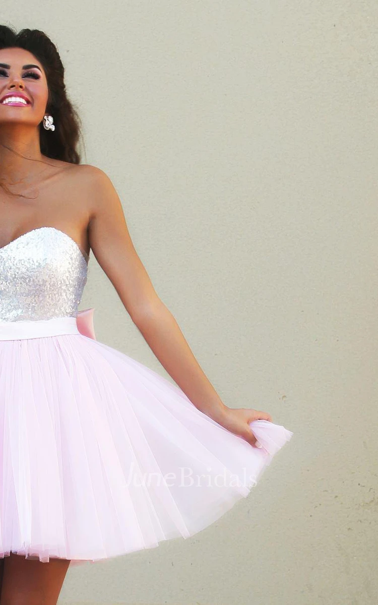 Modern Sweetheart Sleeveless Short Homecoming Dress With Bowknot Sequins