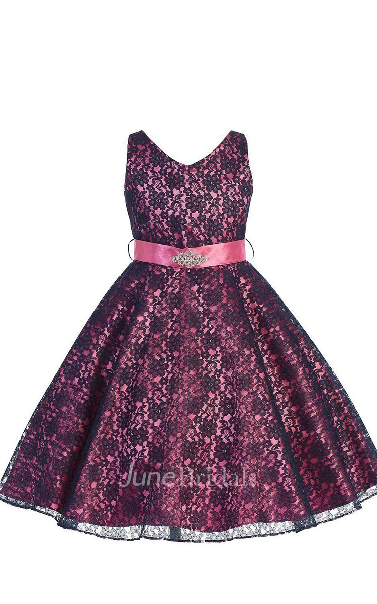 Sleeveless V-neck A-line Lace Dress With Sash