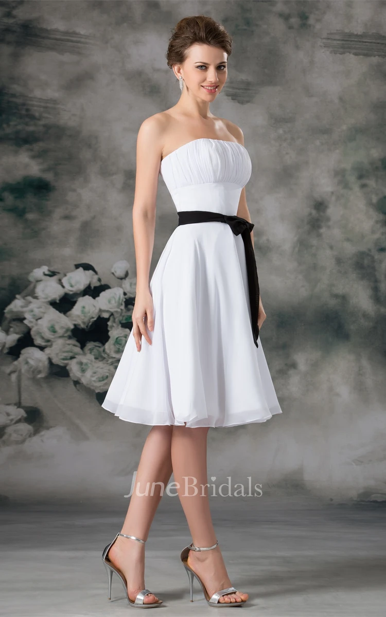 Strapless Chiffon Knee-Length Dress with Ruching and Ribbon