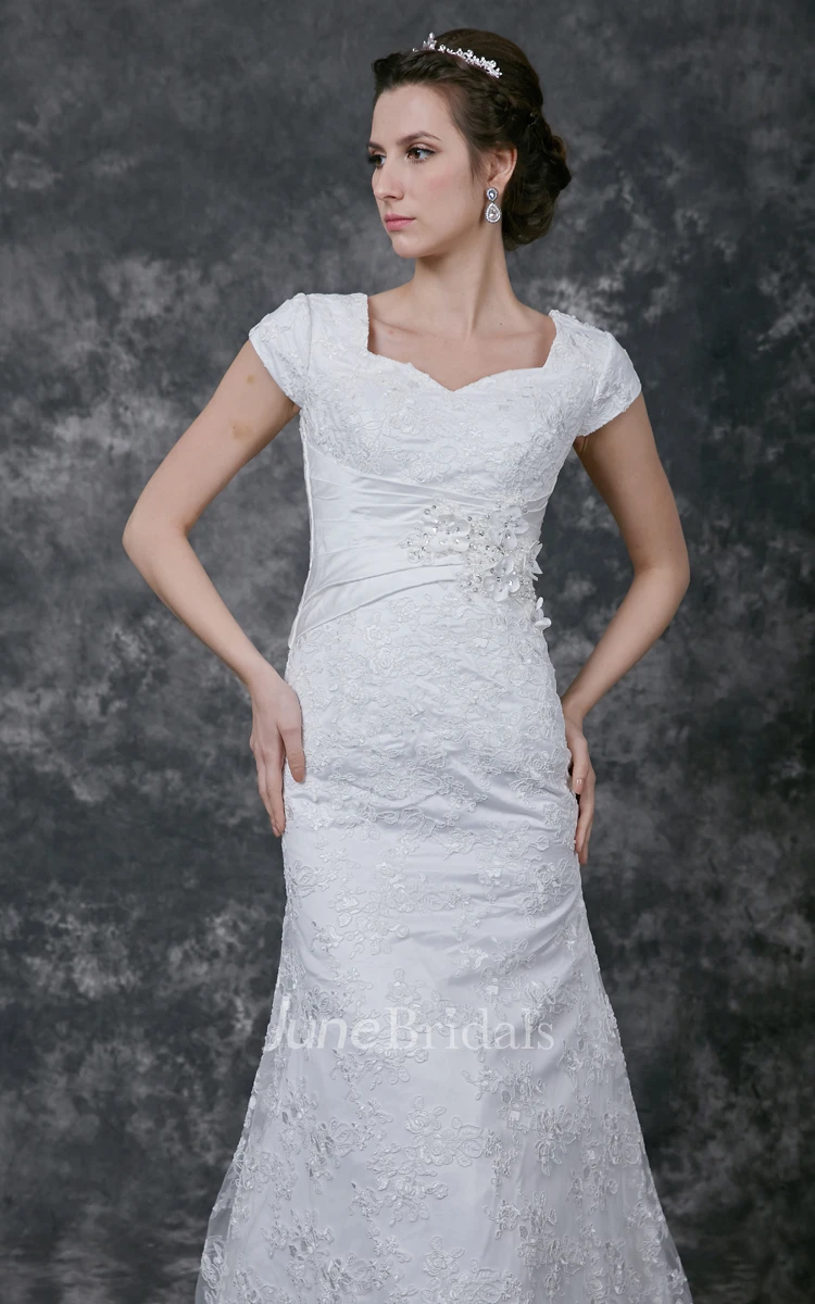 Breathtaking Sweetheart Lace-appliqued and English Net Gown With Ruched BAnd