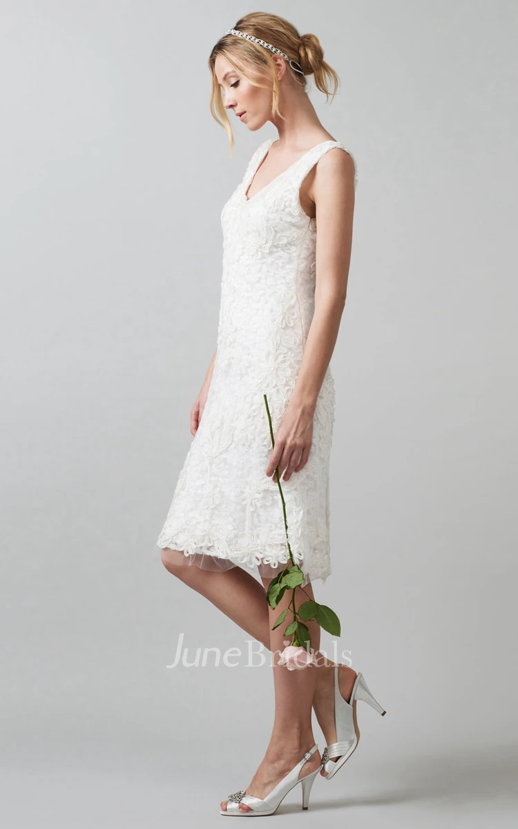 Midi V-Neck Appliqued Lace Wedding Dress With V Back