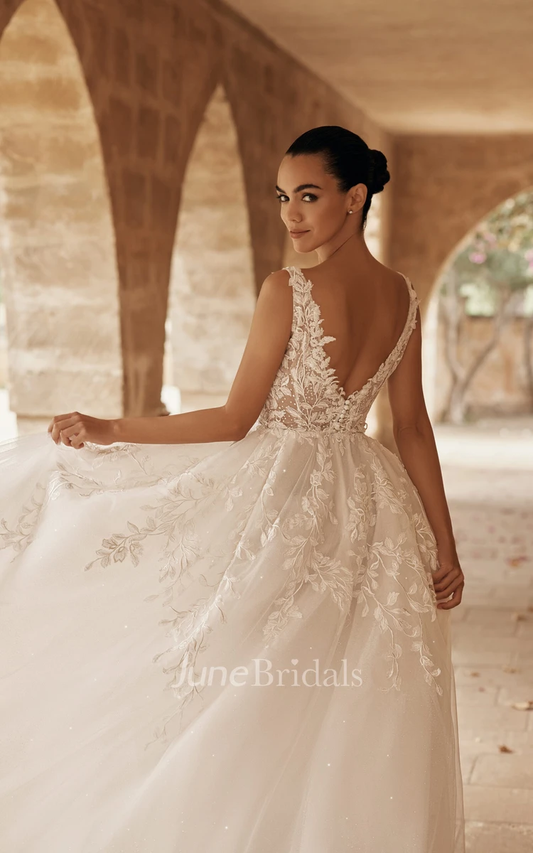Elegant Garden Wedding Dresses Halter Style Applique Tulle Flowy Elegant Bridal Dress with Front Split