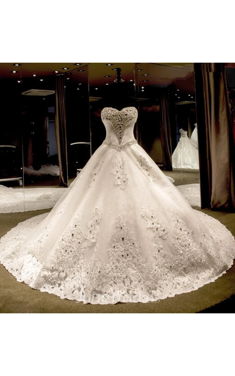 Luxurious Sweetheart Ball Gown Wedding Dress Crystal Beadings Long Train