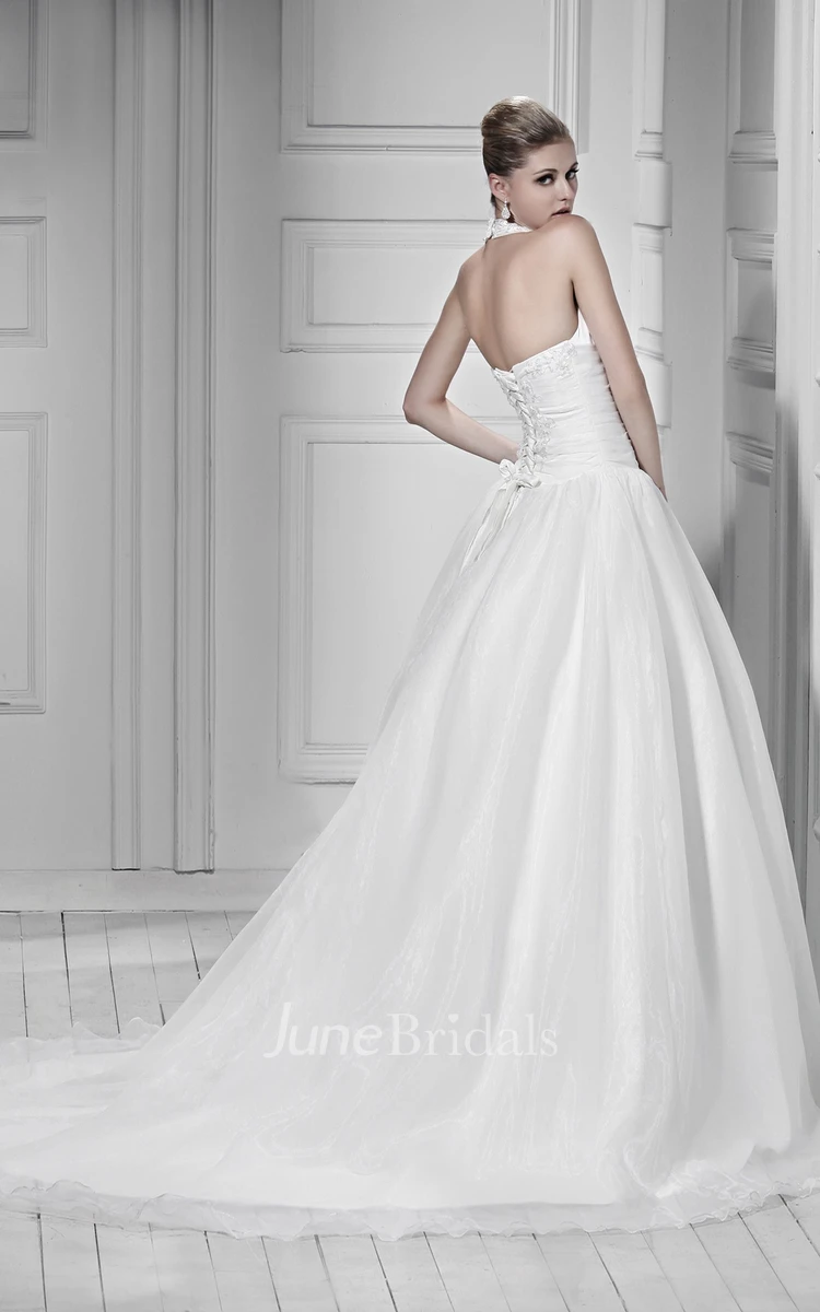 Aristocratic Plunged Appliqued A-Line Gown With Pleats
