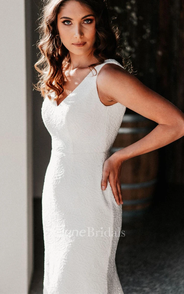 Modern Lace V-neck Mermaid Floor-length Low-V Back Wedding Dress with Split Front