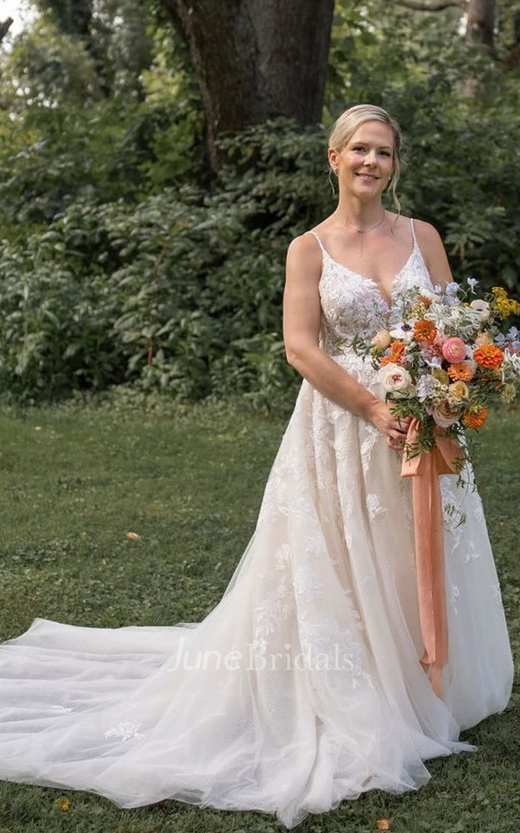 Romantic Spaghetti Straps Tulle Appliques Court Train A-Line Sexy Wedding Dress
