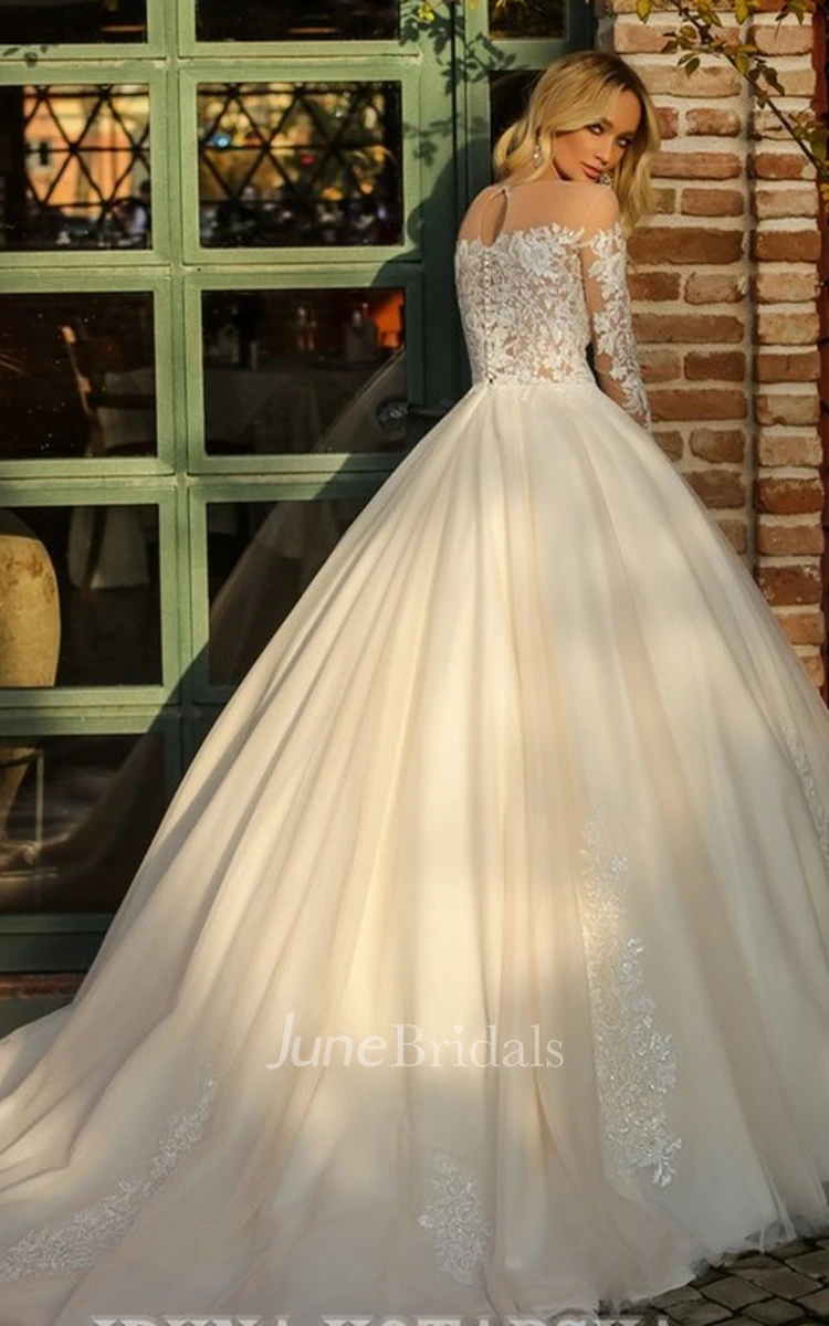 Romantic Ball Gown Bateau Neck Court Train Tulle Wedding Dress with Appliques