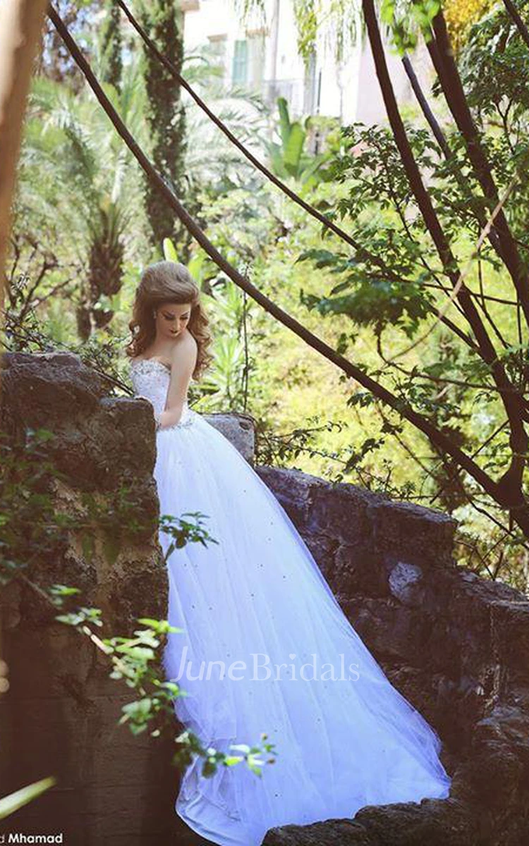 Elegant Sweetheart Sleeveless Tulle Wedding Dress Lace-up With Beadings Crystals