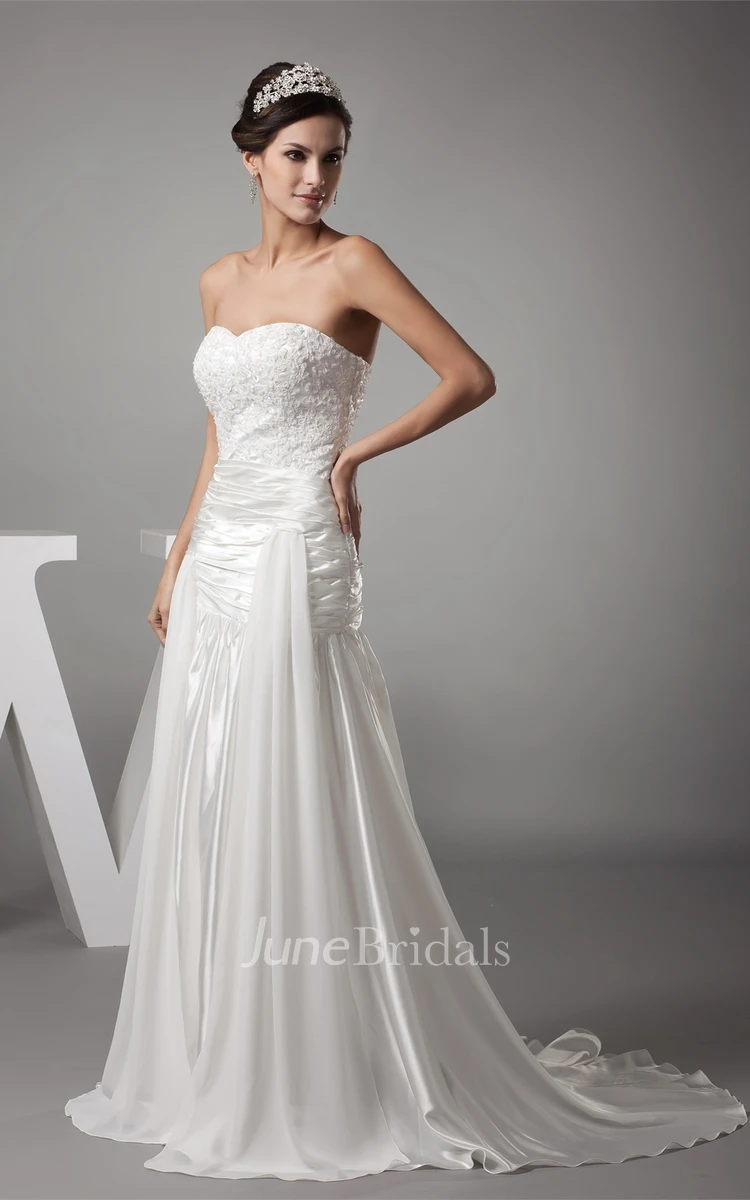 Sweetheart Ruched Sheath Dress with Pleats and Appliques