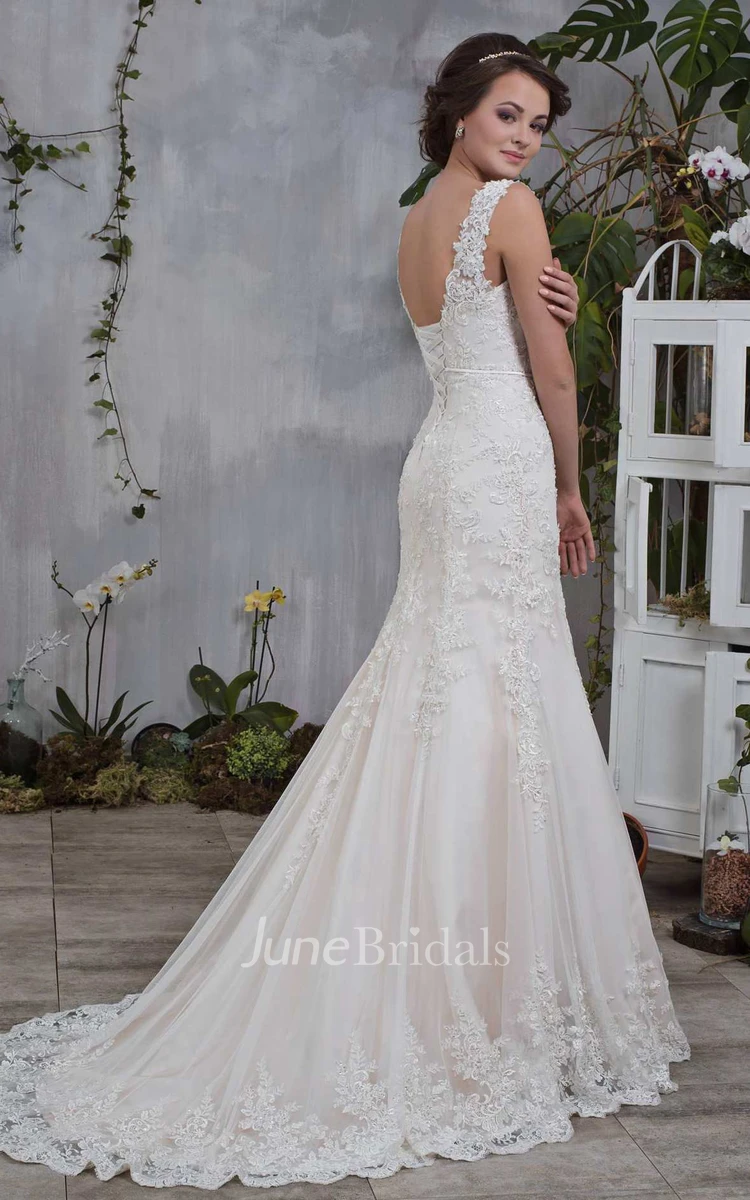 Plunged Sleeveless Mermaid Wedding Dress With Appliques And Court Train