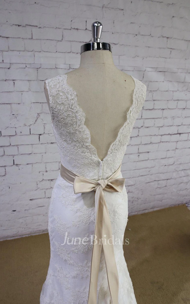 Elegant Lace Mermaid Lace Wedding Dress With V-Neck and Sash