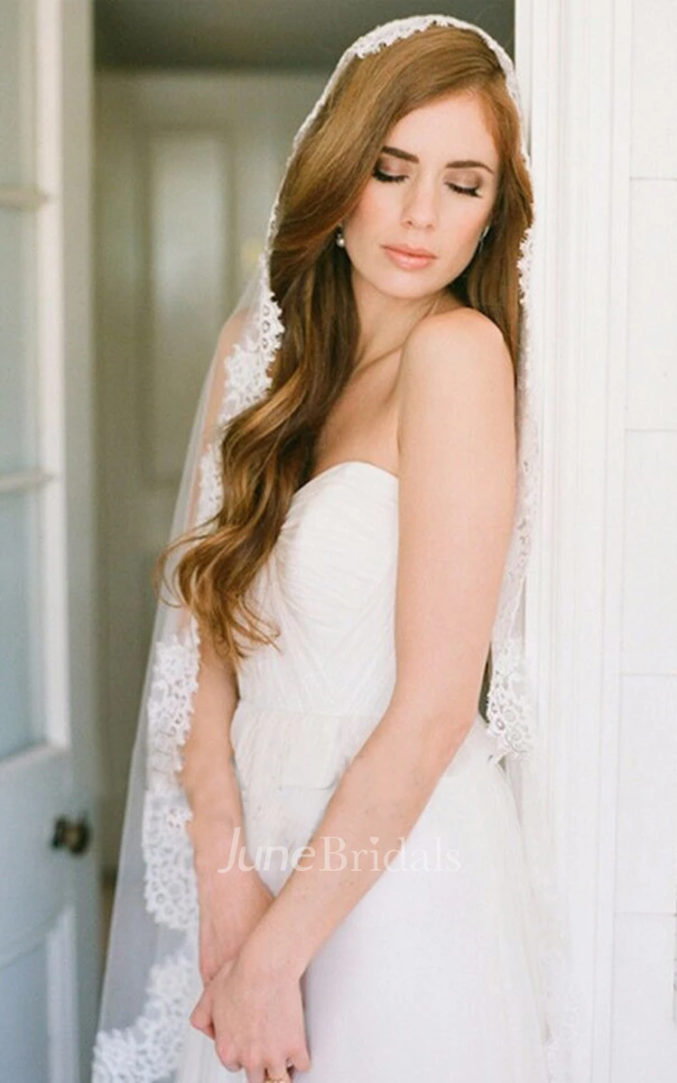Soft Tulle Wedding Veil with Lace Applique Edge