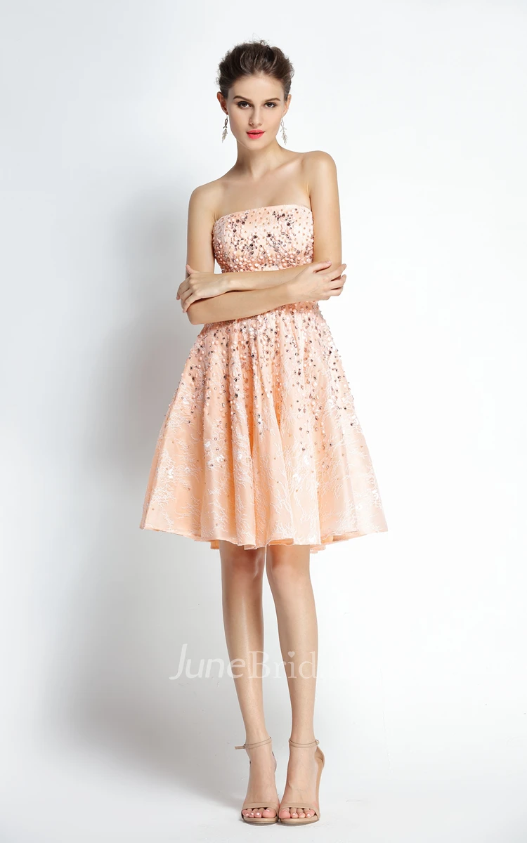 A-Line Strapless Sleeveless Knee-length Lace Prom Dress with Open Back and Beading