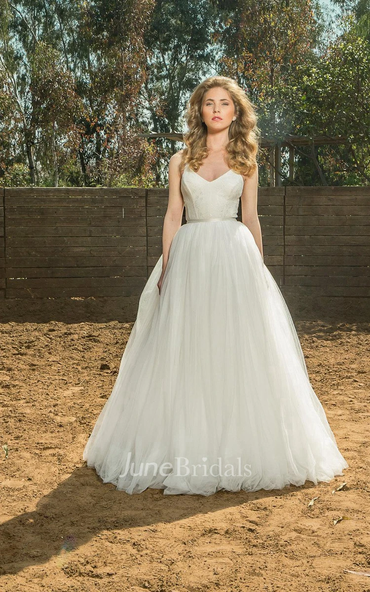 A-Line Tulle Lace Weddig Dress With Bow