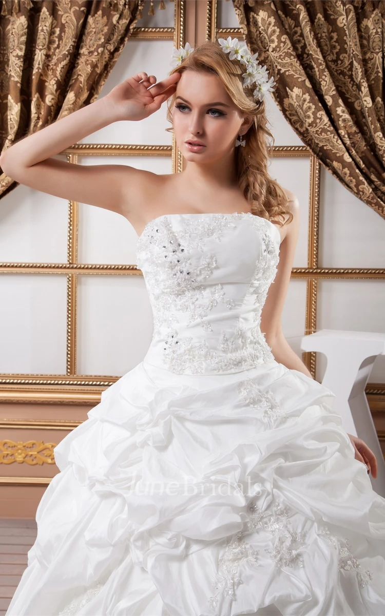 Elegant Pick-Up Ball Gown with Appliques and Court Train