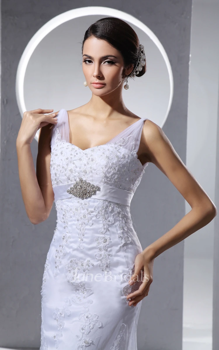 Sweetheart Sleeveless Column Dress With Lace Appliques And Soft Tulles