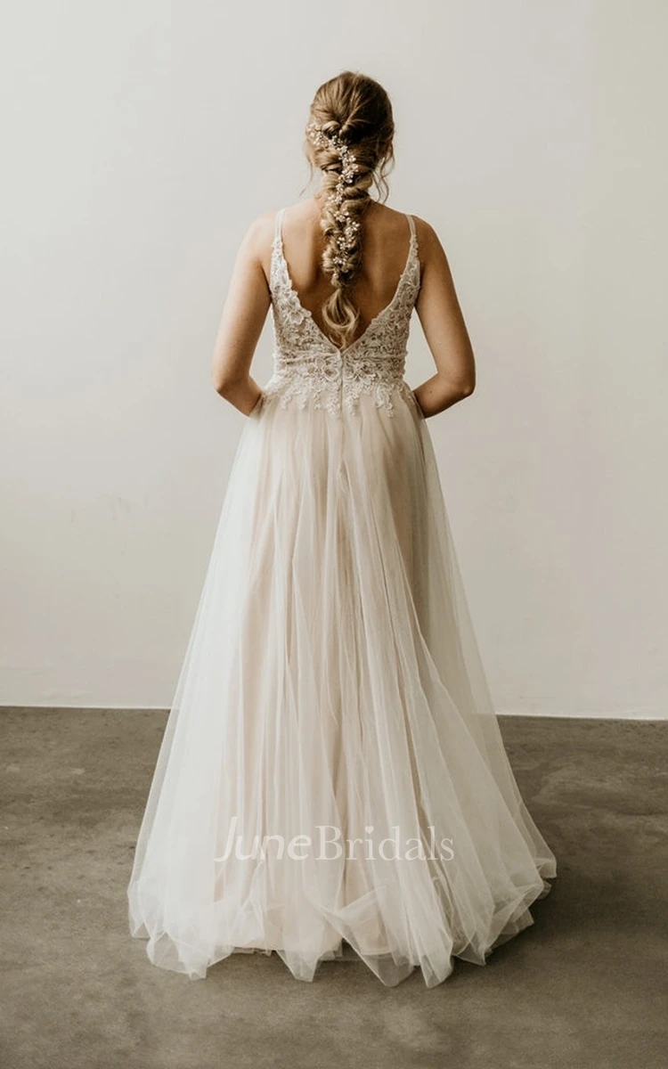 A-line Spaghetti Straps Elegant V-Neck Deep V-Back Romantic Tulle Lace Applique Wedding Dress