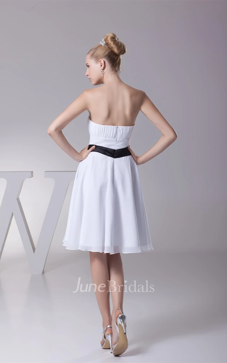 Knee-Length Ruched Strapless A-Line Gown with Bowed Sash and Zipper Back